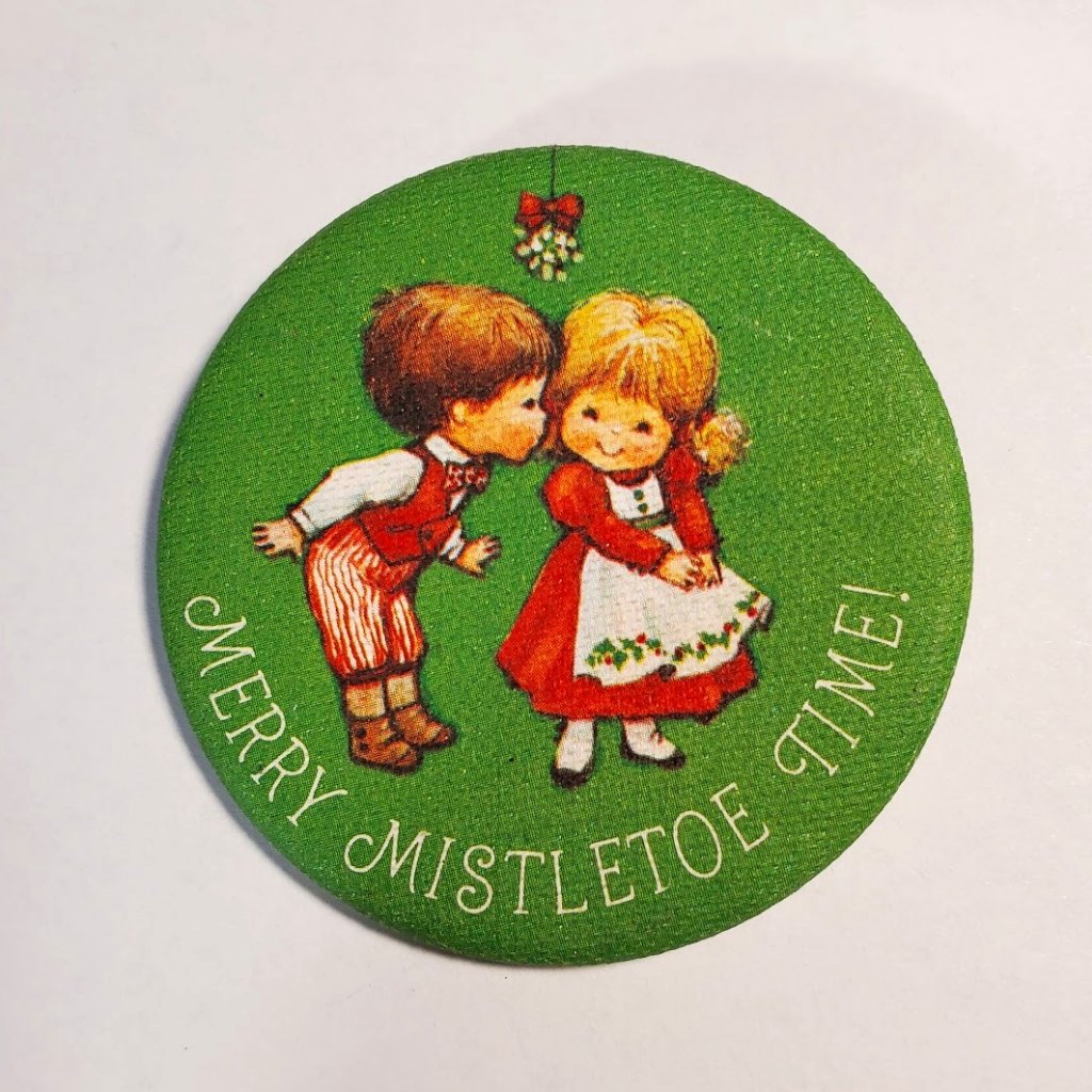 Hallmark Vintage Pin Holiday Merry Mistletoe Time Green Red 20$